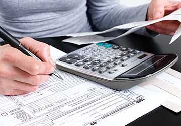 When to Hire a Tax Professional: Navigating Complex Returns